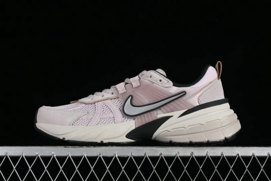 Nike Runtekk Run V2K Low-Top Retro Running Shoes with Cushlon Midsole and Anti-Slip Design - FN6703-001