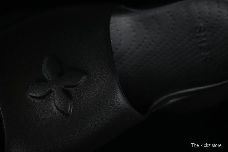 SMFK COMPASS Embossed One-Word Platform Slides - E9066