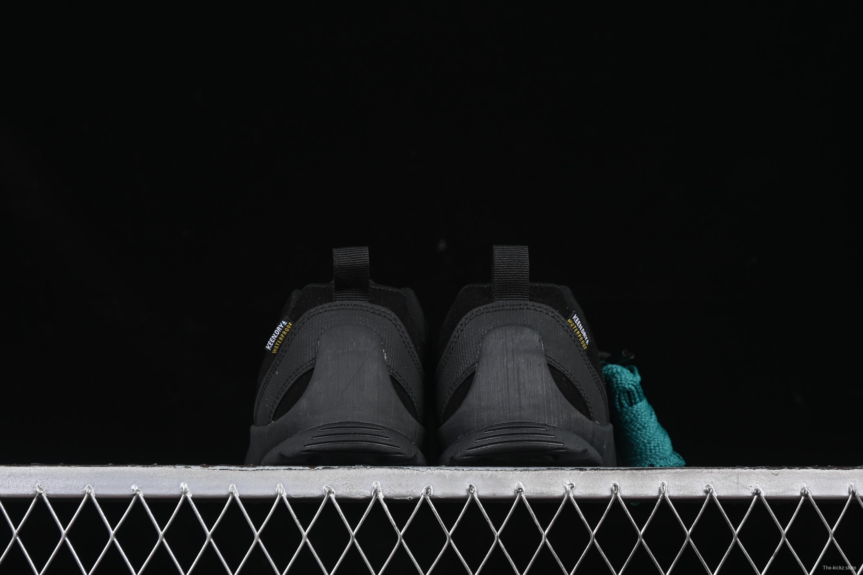 KEEN Men's Jasper II Waterproof Sneaker - All-Black Minimalist Design