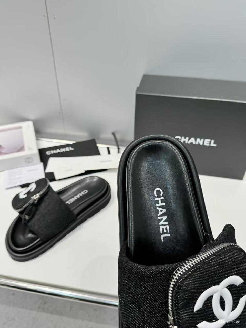 2025 Slippers Chanel Black Fabric Slippers