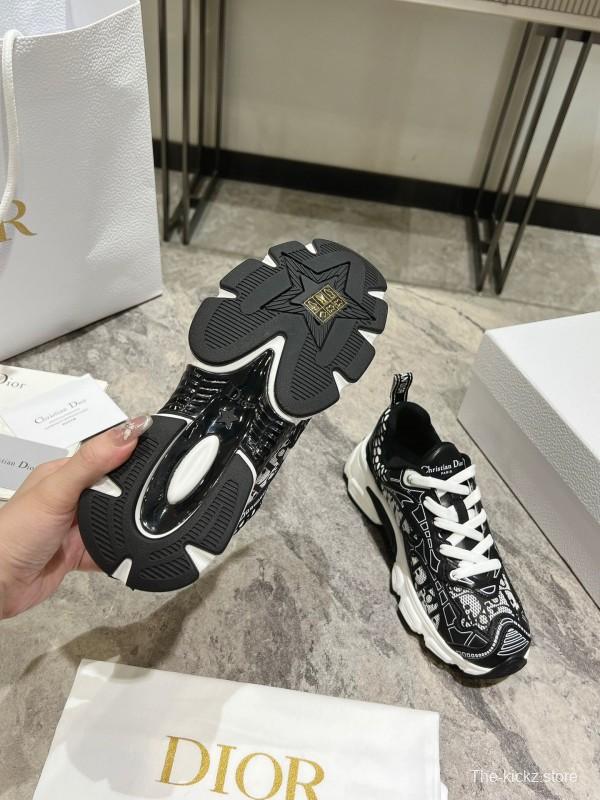 2025 Women Dior Black White Textile Casual Sneakers KFY00370