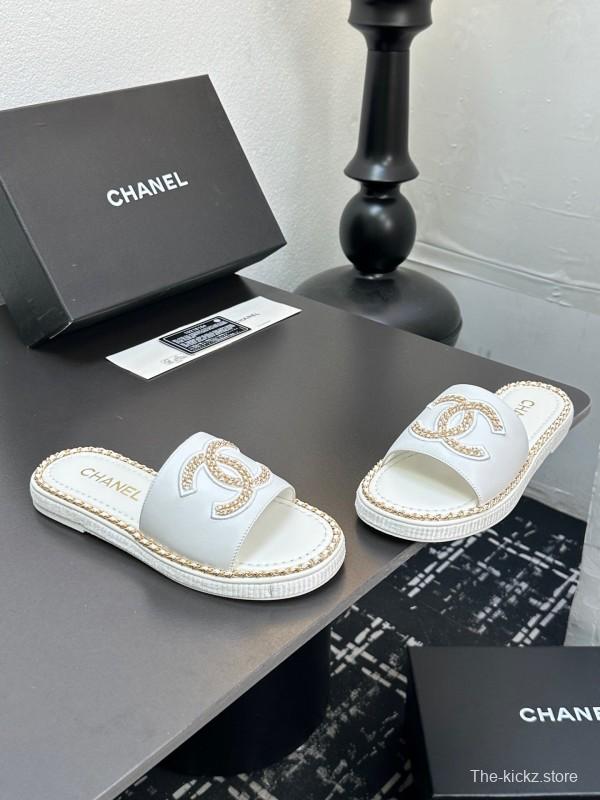 2025 Slippers CHANEL White Leather Woven Chain CC Logo LY00320
