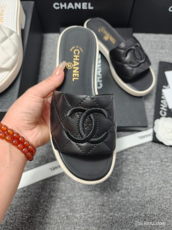 2025 Slippers Chanel Black Leather Slippers