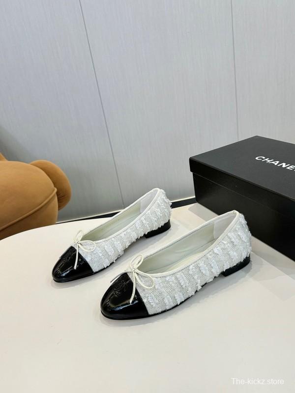 2025 Women Chanel White Black Lambskin Ballet Flats
