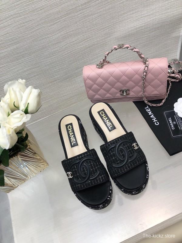 2025 Slippers CHANEL Black Fabric Slippers LY00320