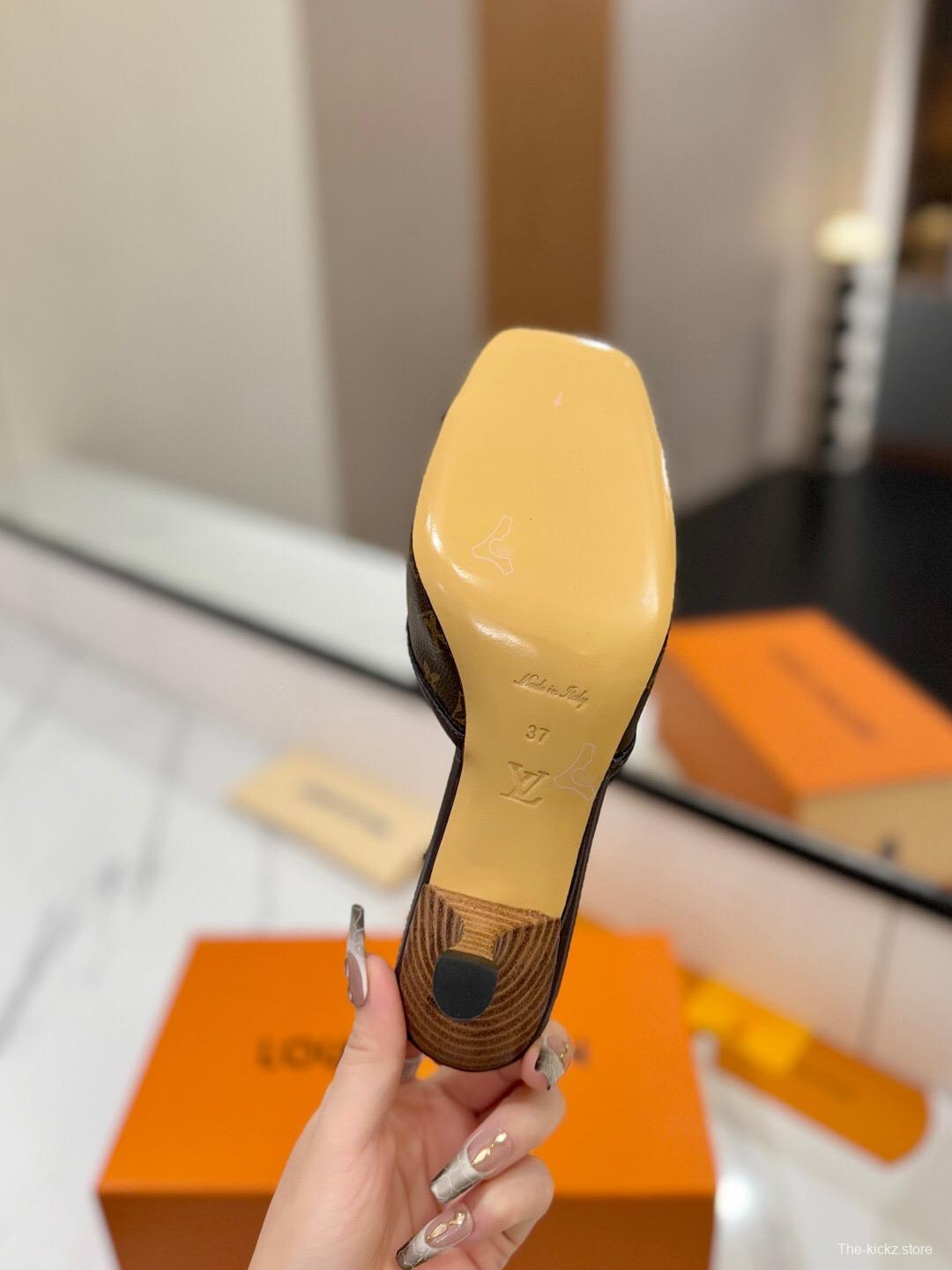 2025 Women Louis Vuitton Brown Monogram Leather Sandals KFY00310