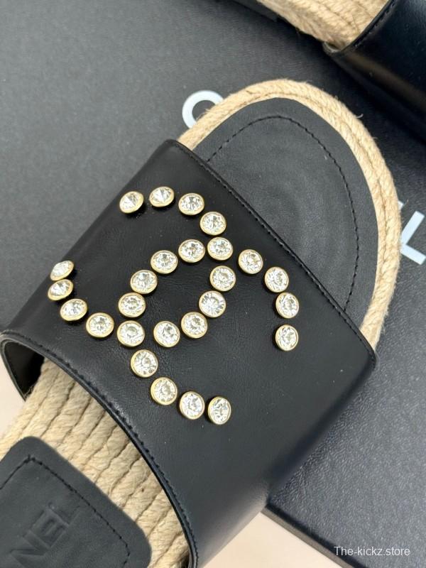 2025 Slippers Chanel Black Leather Slippers