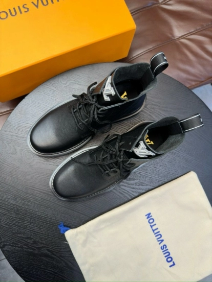 2024 Men Louis Vuitton Black Calf Leather Casual High Top MJ00440