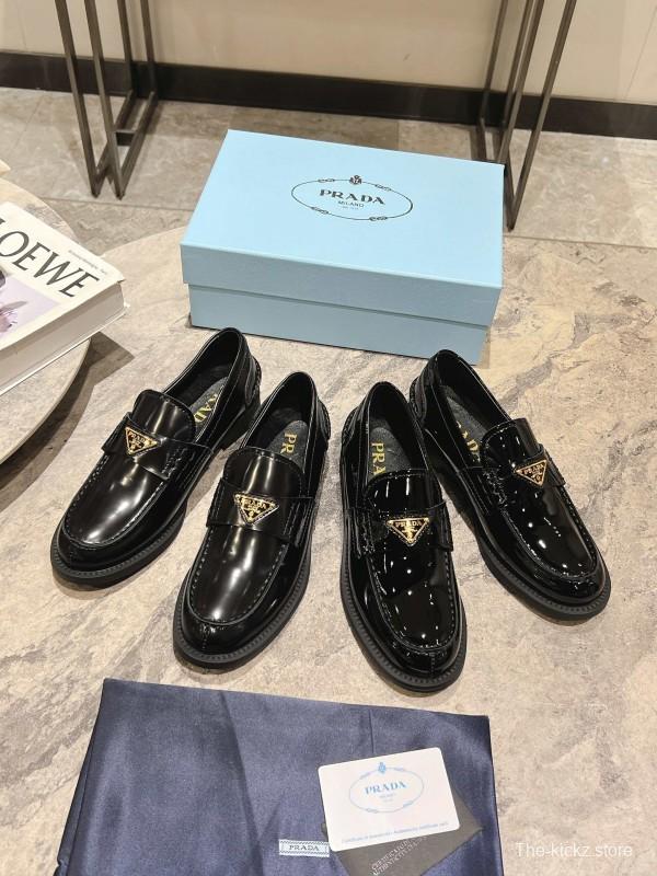2025 Women Prada Black Leather Loafer KFY00270