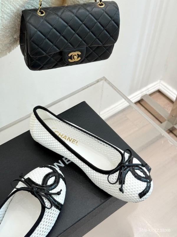 2025 Women Chanel White Black Leather Mesh Ballet Flats KFY00260