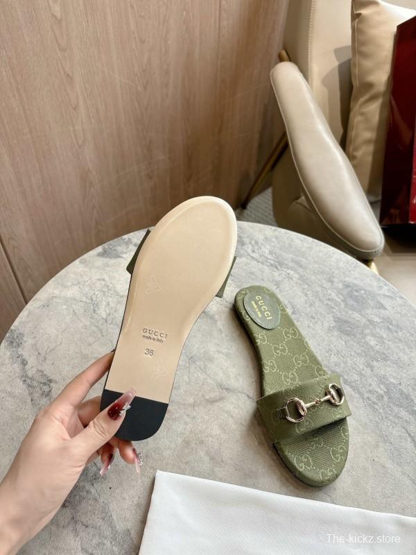Gucci 2025/SS Leather Mule Sandals with Light Gold Horsebit Detail - LY00280